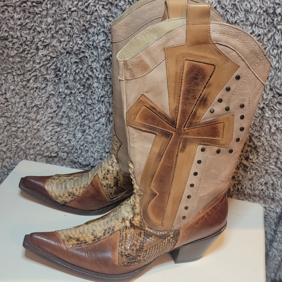 Stetson Women's Python Inlay, Cross Cowboy Boots - Picture 5 of 5